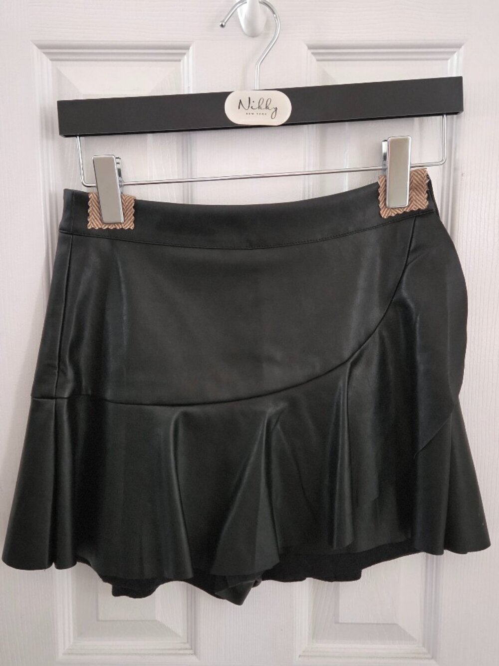 DO+BE Black Faux Leather Flounce Mini SKORT Small NWT